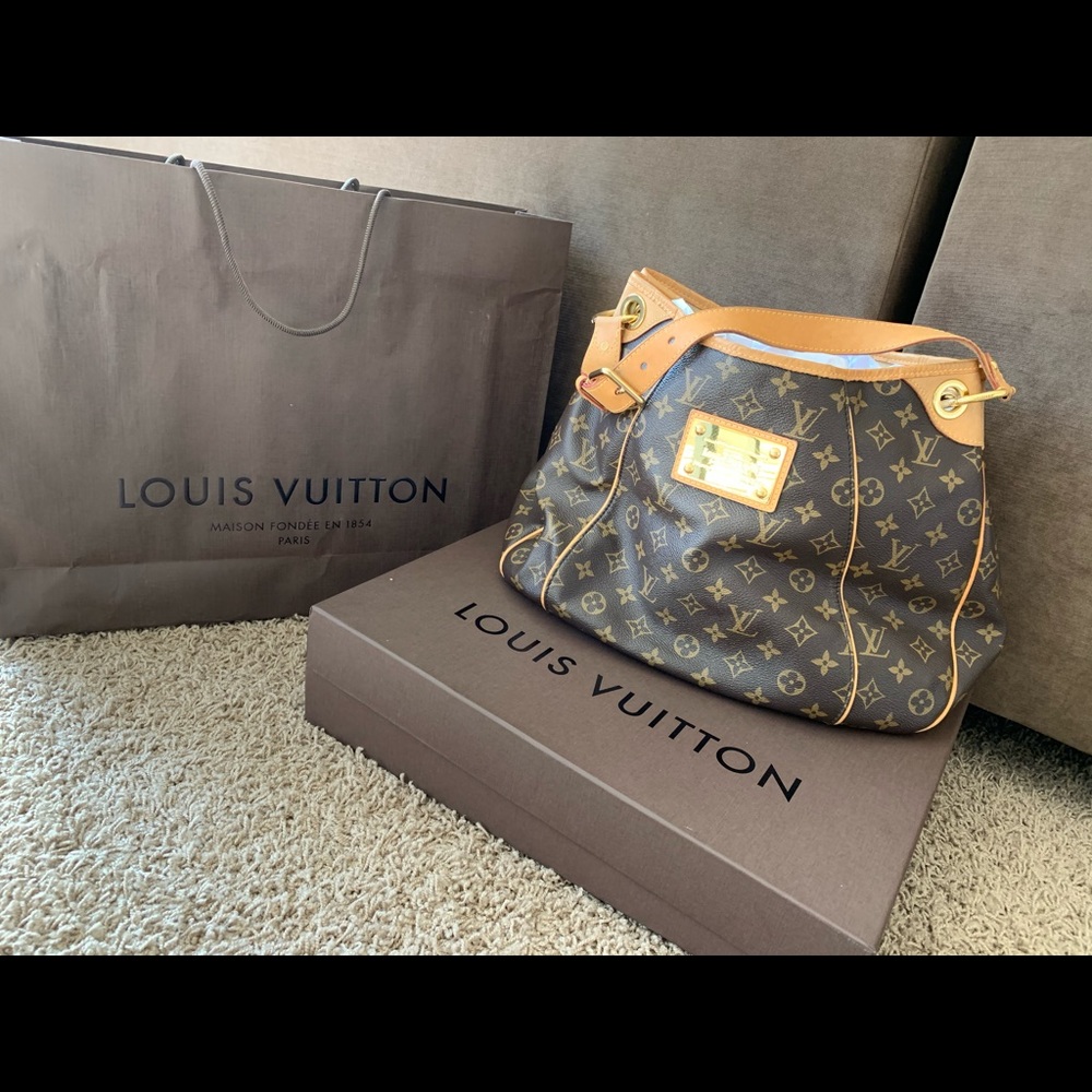 Louis Vuitton Galliera PM